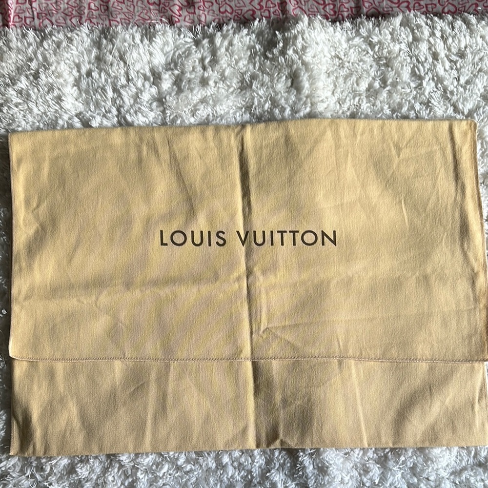 Dust bag